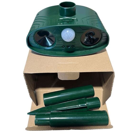 Ultrasonic Solar Power Animal Repellent Dog Car Deer Garden Tool - Picture 8 of 8